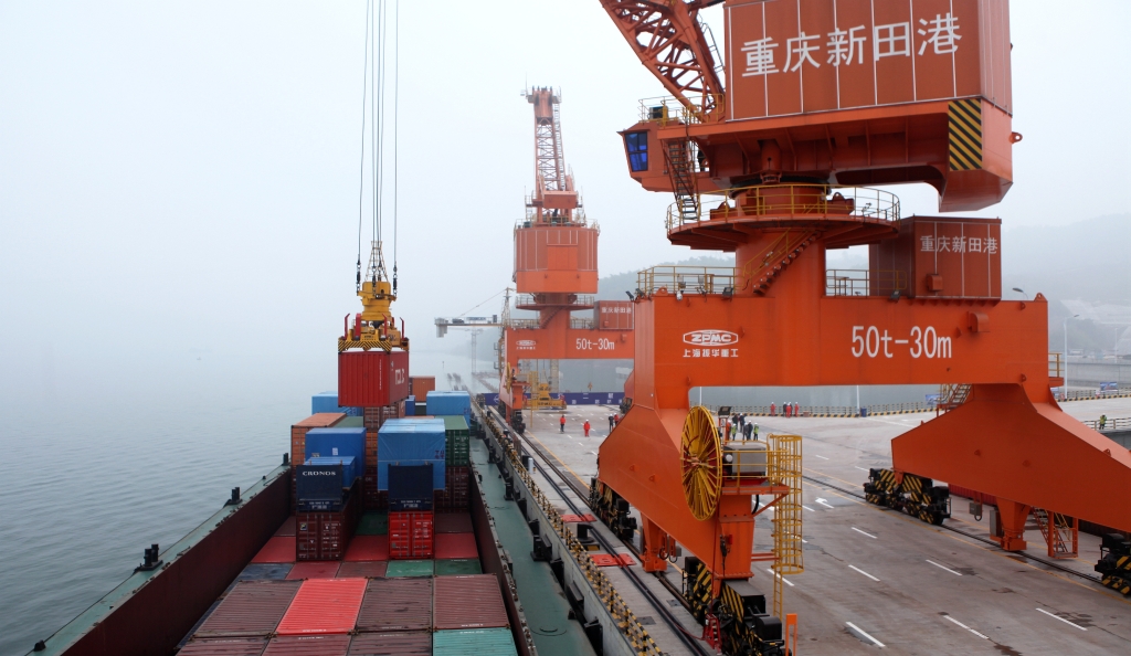 2020年12月3日，，万州新田港一期作业区正式开港运营